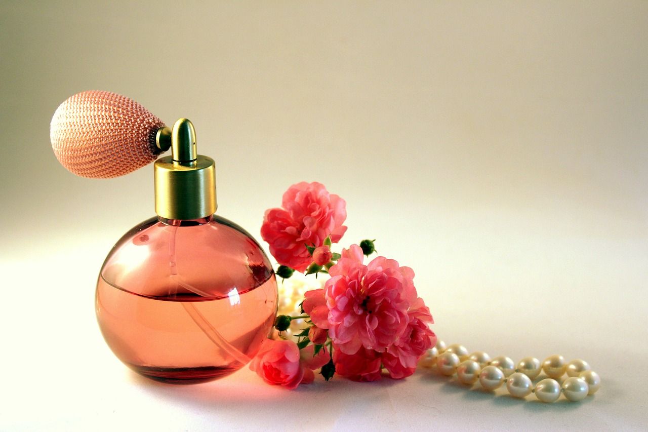 Jak vybrat parfém přes internet?