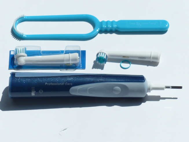 Jak vybrat elektrický zubní kartáček a srovnání 5 top modelů